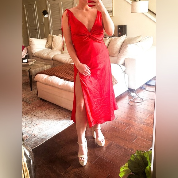 Red satin midi dress - Picture 3 of 4